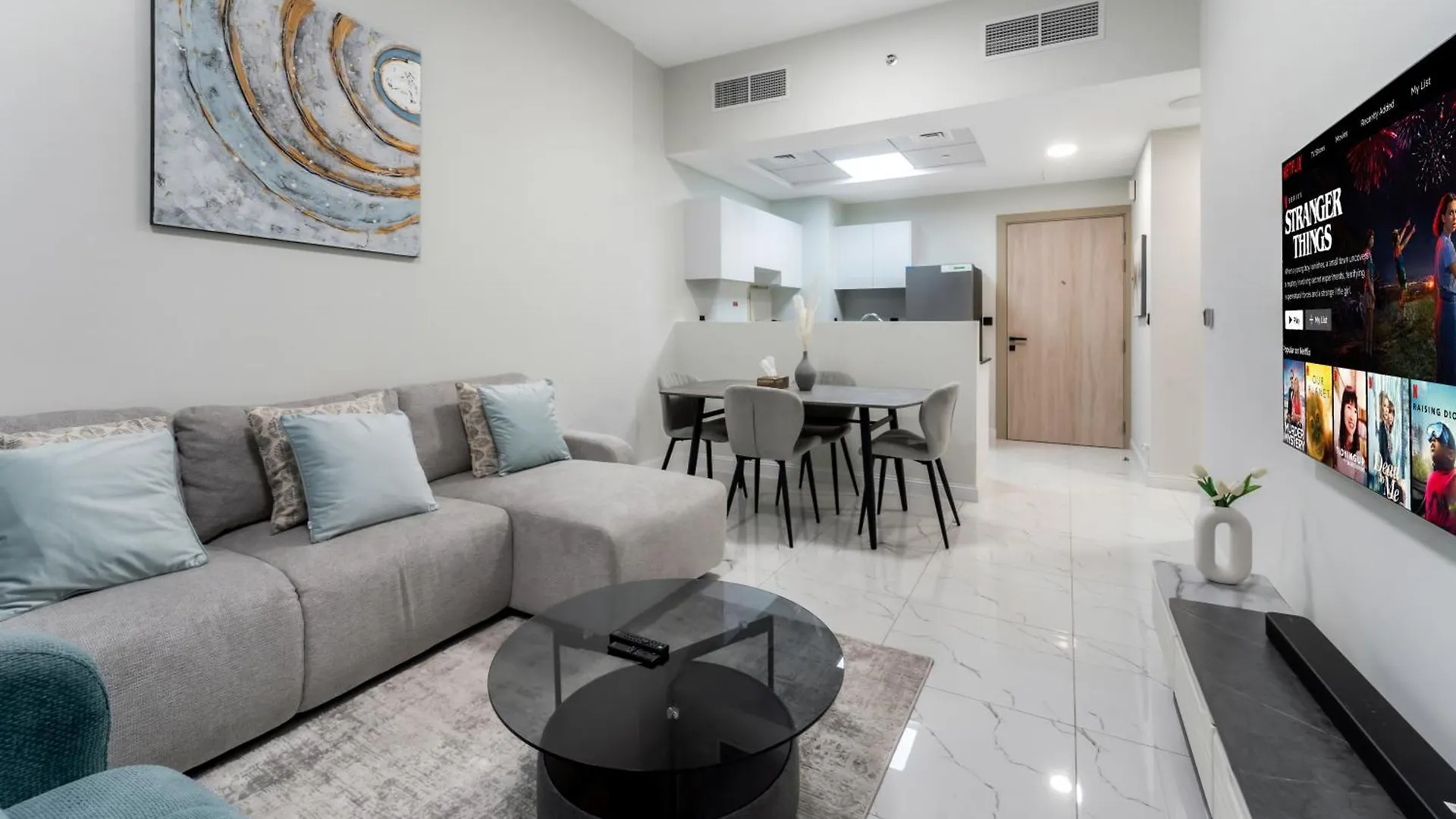 Apartment Chic 1 Bedroom With Port Views Dubai