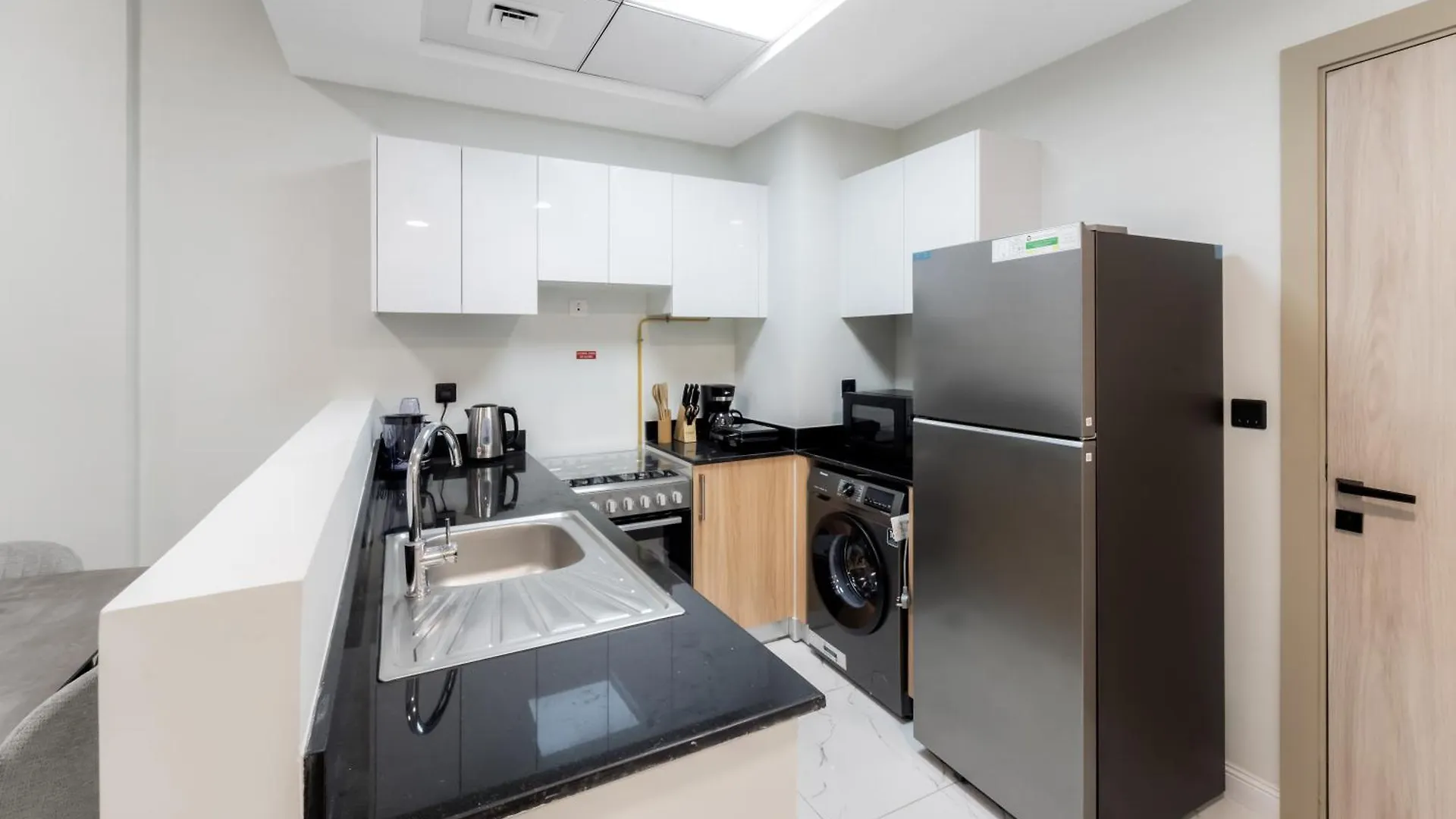 Chic 1 Bedroom With Port Views Dubai